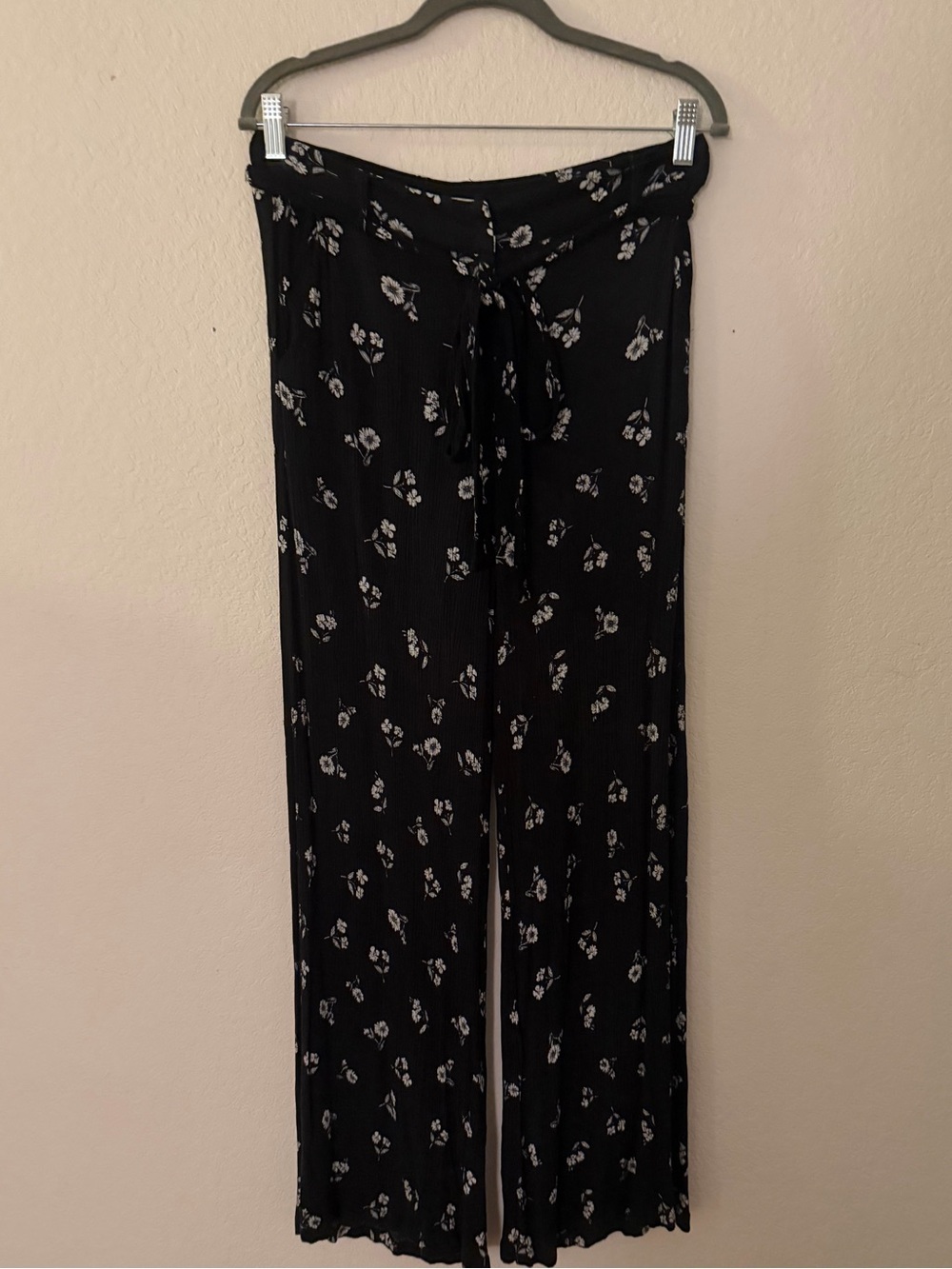 Skylar + Madison Black Floral Wide-Leg Tie-Waist Pants